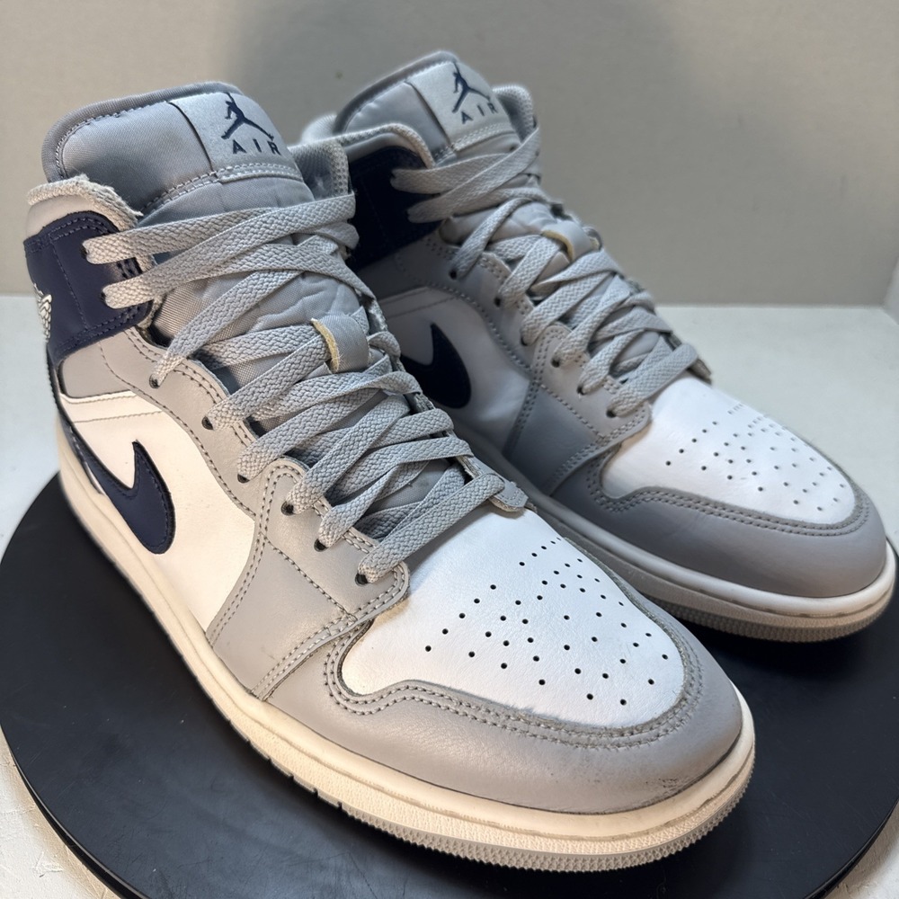 Nike Air Jordan 1 Mid Men Size 10 Wolf Grey Midnight Navy DQ8426-104 Excellent